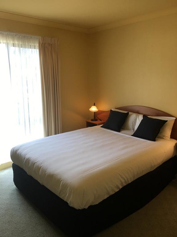 Hopkins House Motel & Apartments Warrnambool Bagian luar foto
