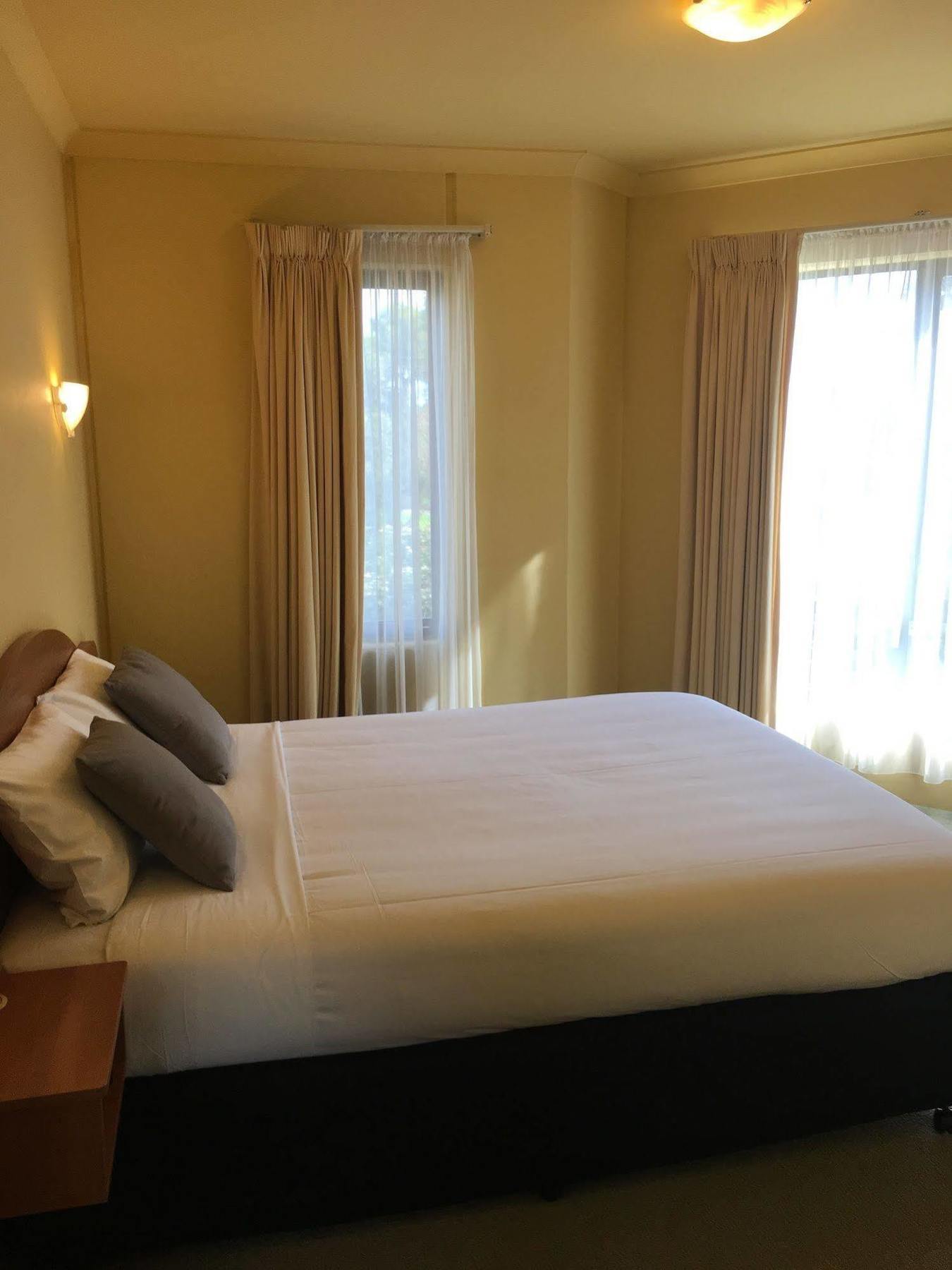 Hopkins House Motel & Apartments Warrnambool Bagian luar foto
