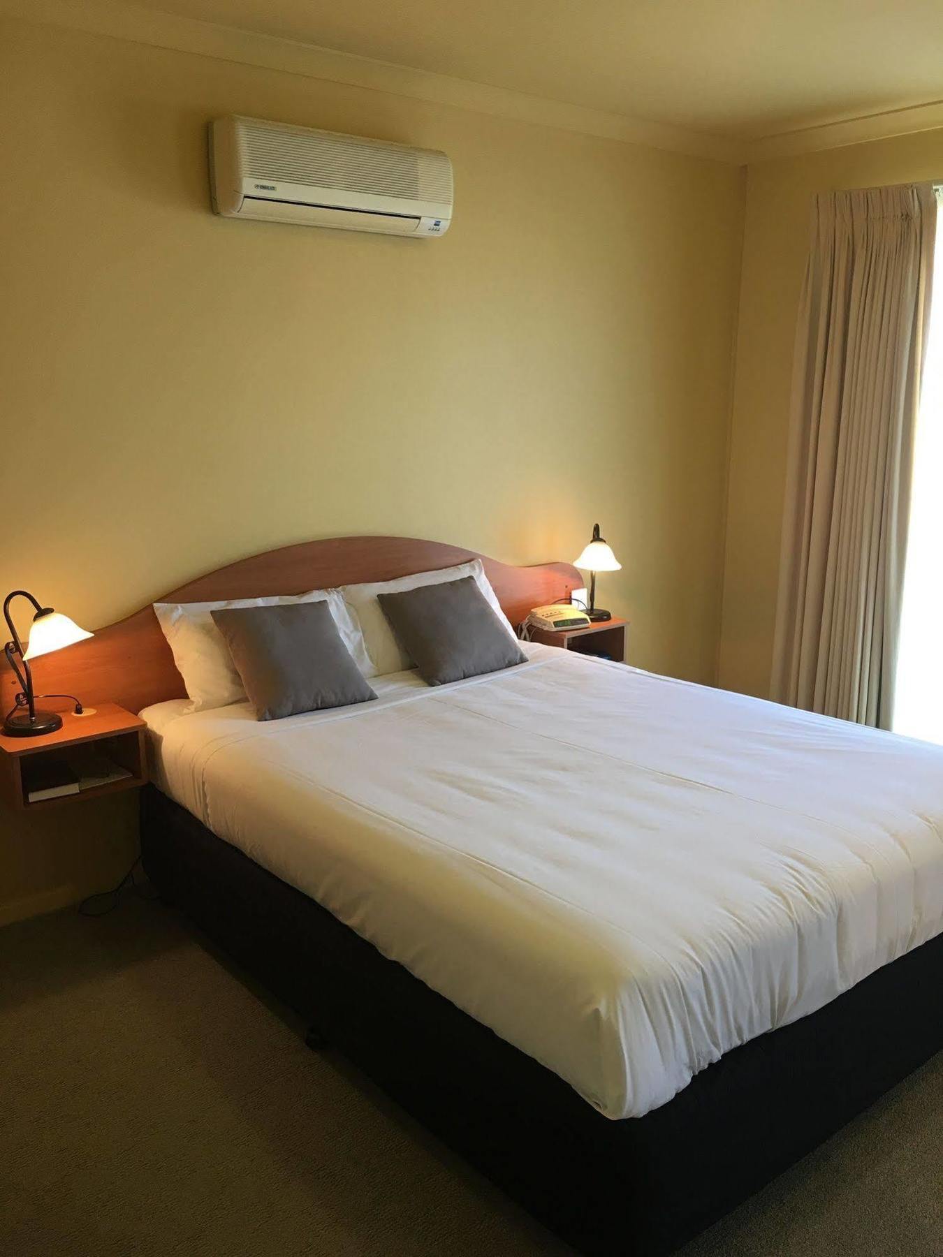 Hopkins House Motel & Apartments Warrnambool Bagian luar foto